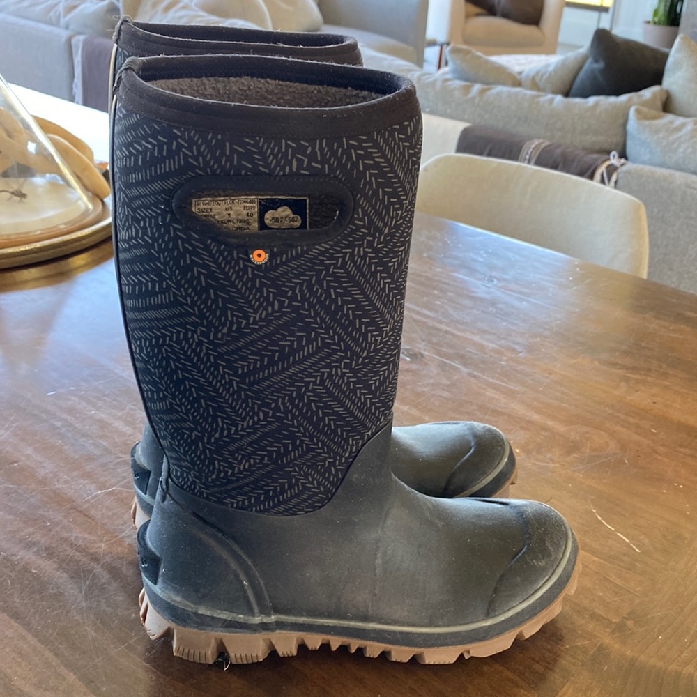 Bogs Size 9